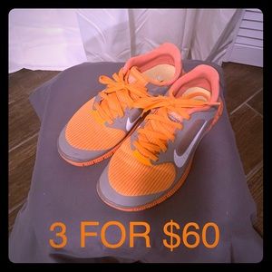 Nike women’s sneaker